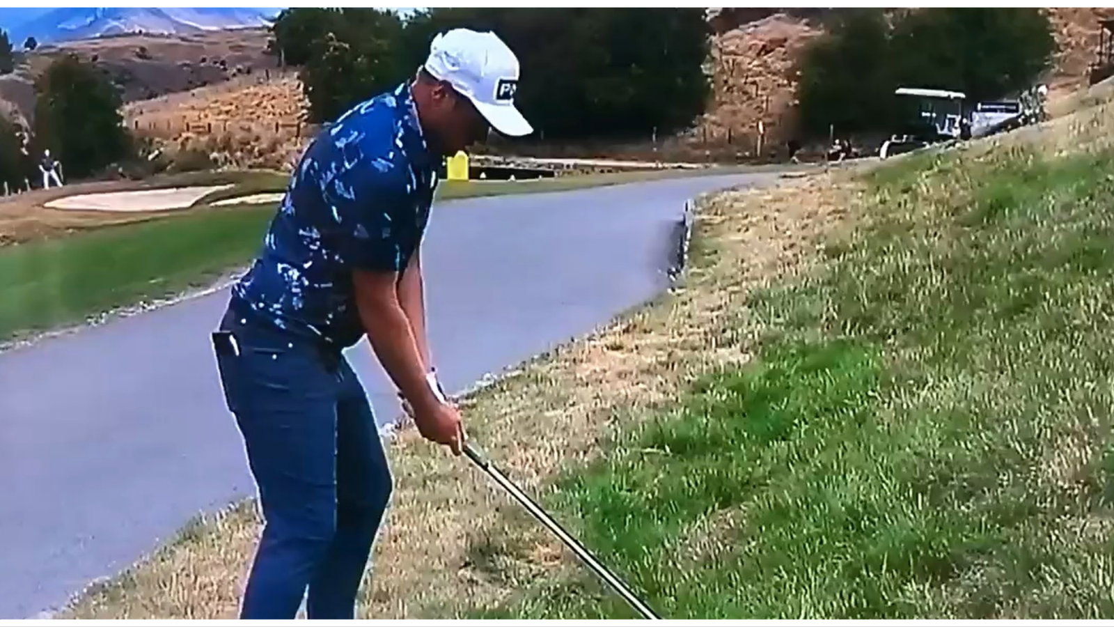 WATCH: Extraordinary moment pro hits two (!) golf balls at the same time